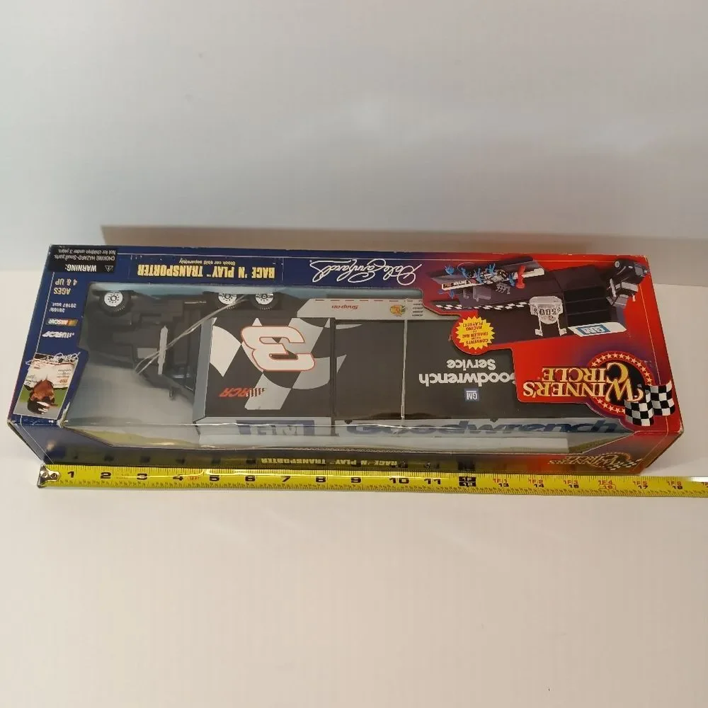 Nascar Winner's Circle Dale Earnhardt #3 Race 'N Play™ Transporter GM Goodwrench